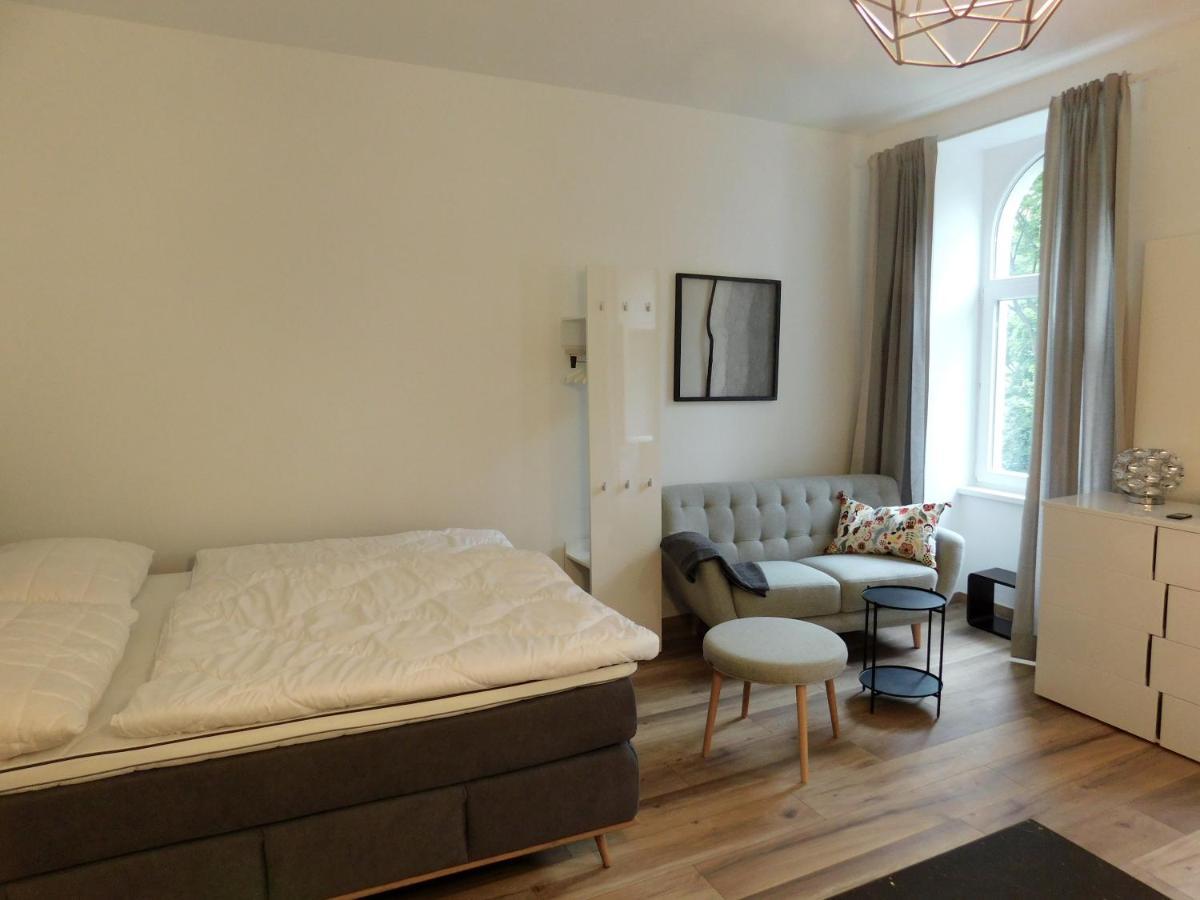 Max, Ruhige Sonnige Wohnung In Praternaehe Viena Exterior foto