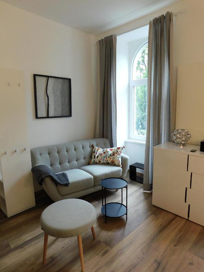 Max, Ruhige Sonnige Wohnung In Praternaehe Viena Exterior foto