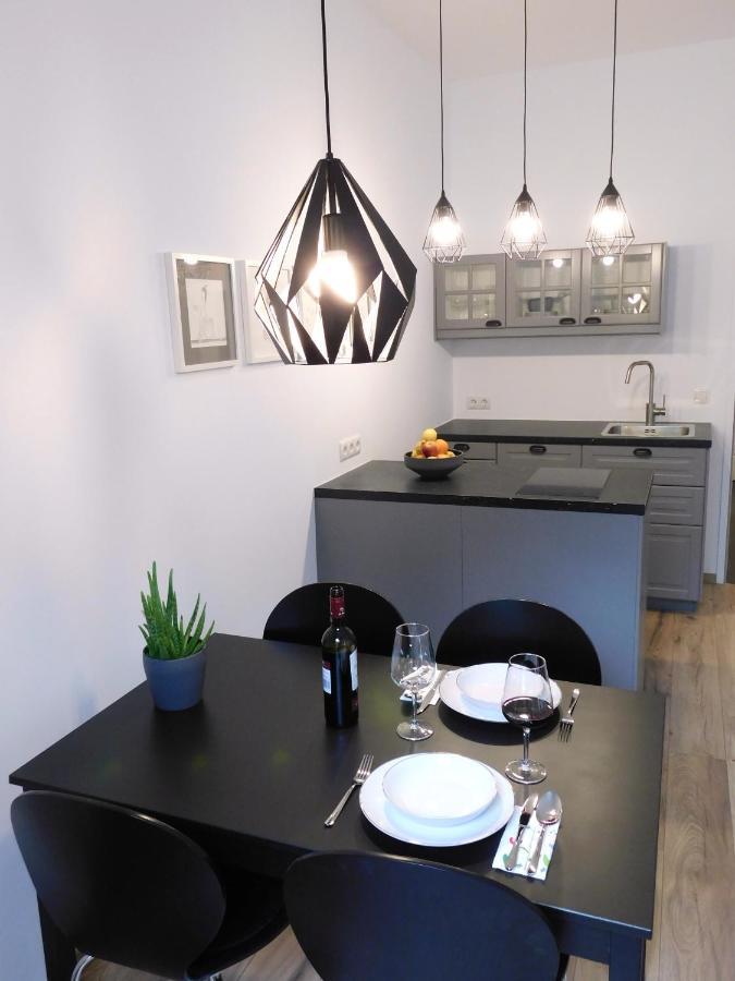 Max, Ruhige Sonnige Wohnung In Praternaehe Viena Exterior foto