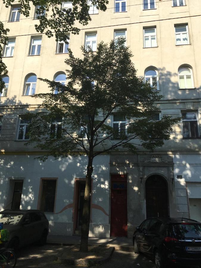 Max, Ruhige Sonnige Wohnung In Praternaehe Viena Exterior foto