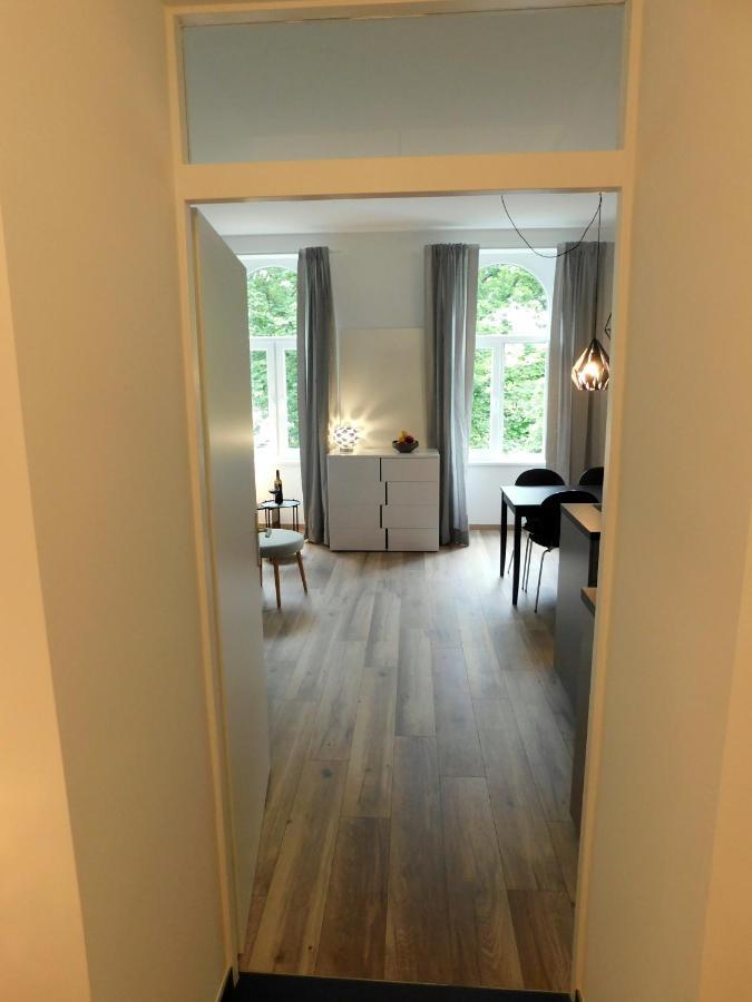 Max, Ruhige Sonnige Wohnung In Praternaehe Viena Exterior foto