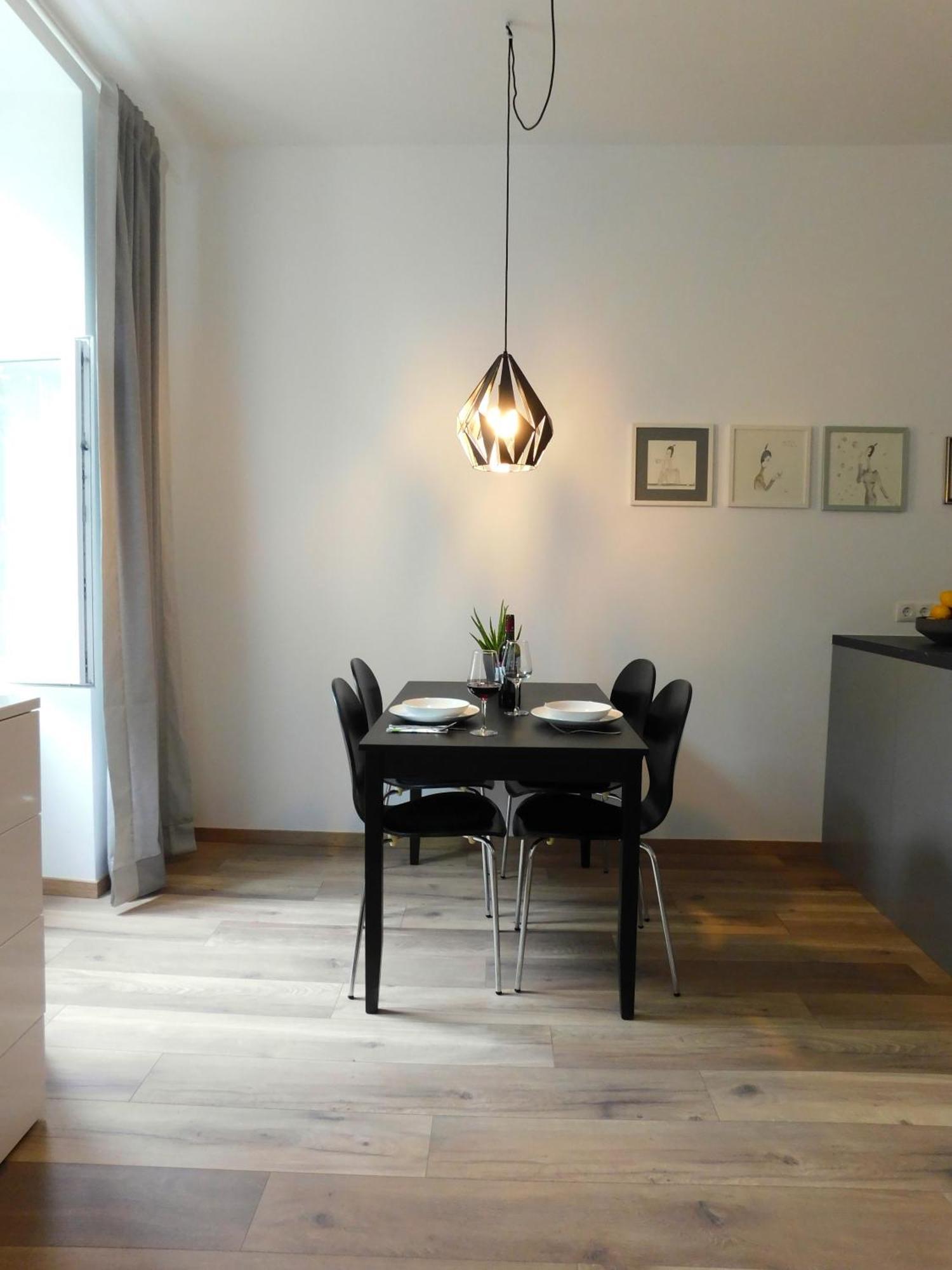 Max, Ruhige Sonnige Wohnung In Praternaehe Viena Exterior foto